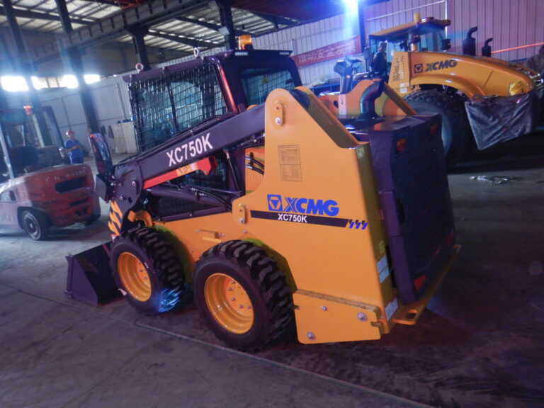 Skid loader to Colombia