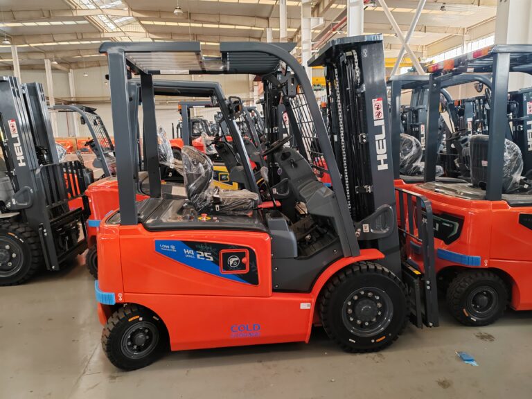 Forklift & scissor lift to Brazil